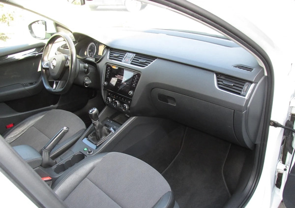 Skoda Octavia cena 54800 przebieg: 182698, rok produkcji 2018 z Bytom małe 596